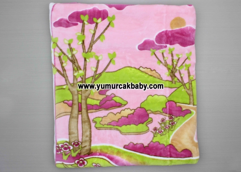 Poşetli kabartmalı dağ ağaç göl desenli battaniye 05